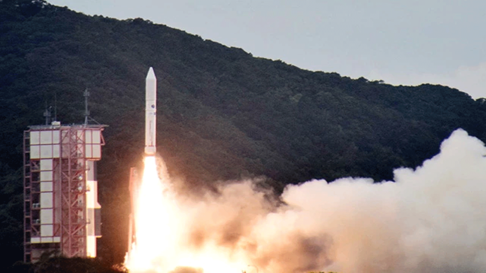 صاروخ إبسيلون 6 عند انطلاقه من مركز أوشينورا الفضائي (USC) في كيموتسوكي غون بمحافظة كاجوشيما، اليابان. 12 تشرين الأول\أكتوبر 2022.