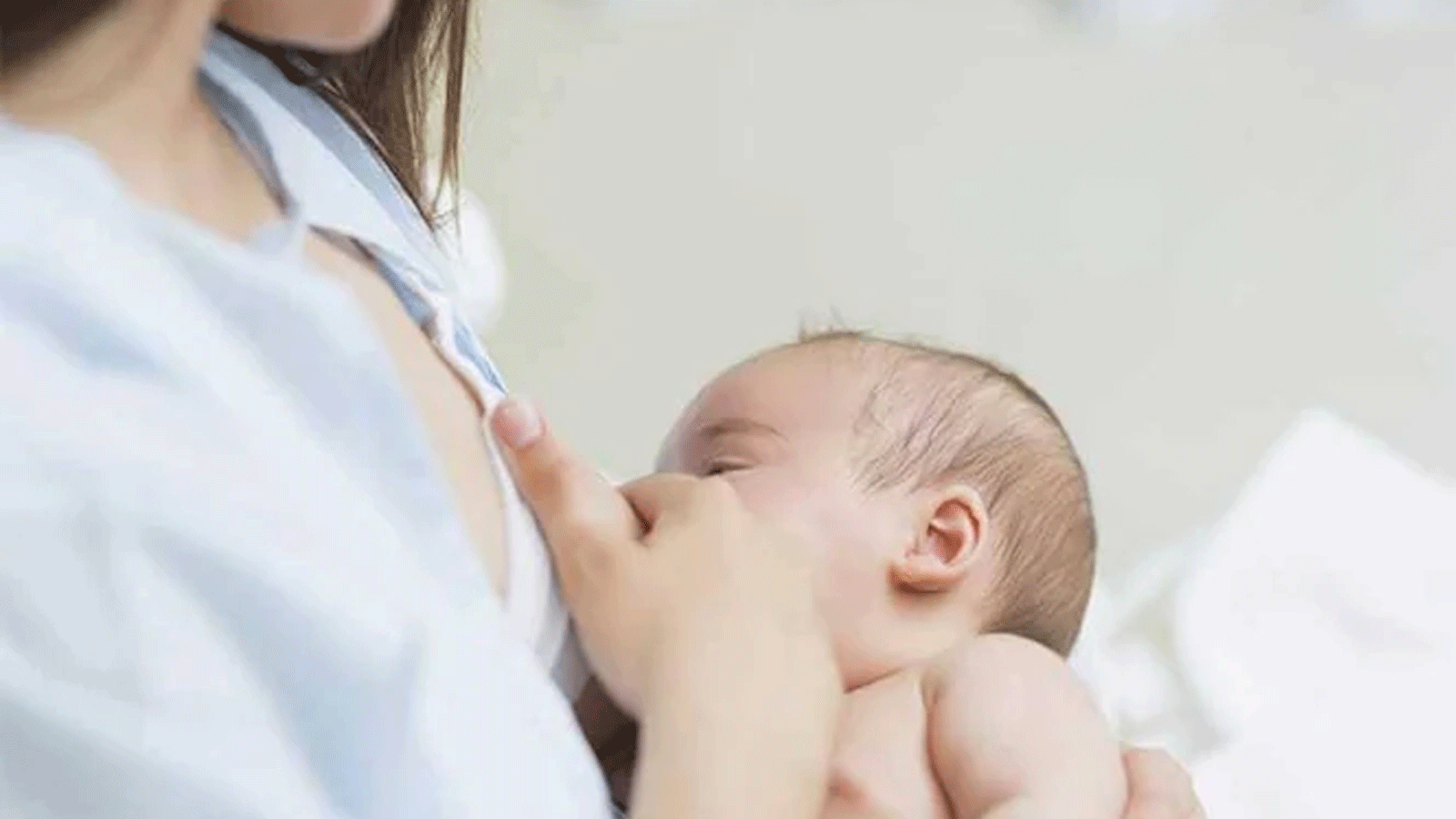 الأطباء يشددون على أهمية الرضاعة الطبيعية للأطفال