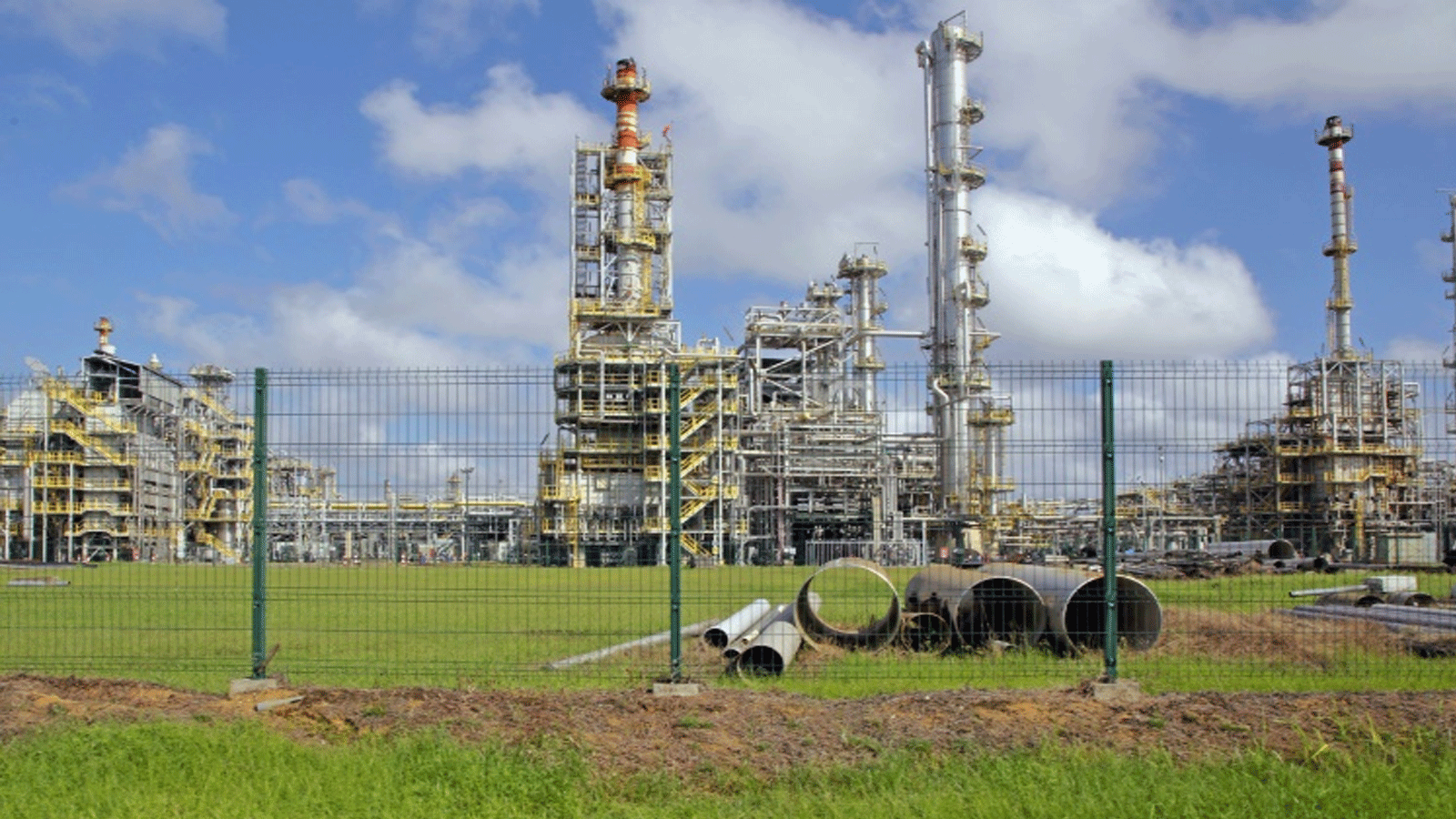 الدراسات الاستقصائية الأخيرة تقول أن حقول النفط قبالة سواحل سورينام وغيانا يمكن أن تحتوي على بعض من أعلى احتياطيات للفرد في العالم