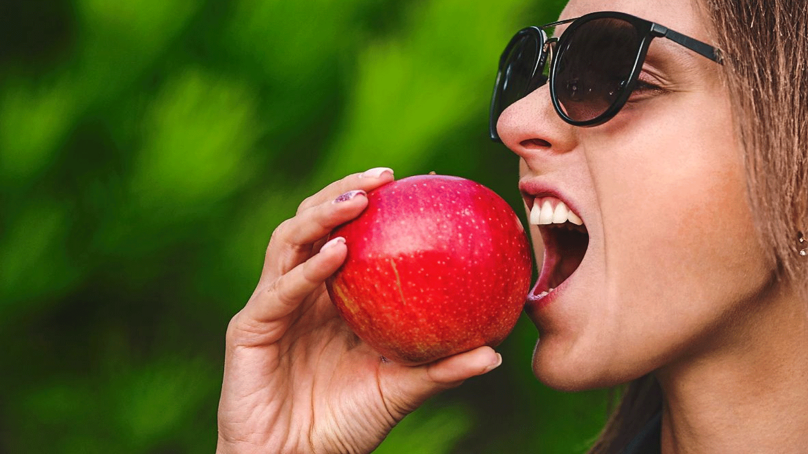 التفاح فاكهة متعددة الفوائد الصحية