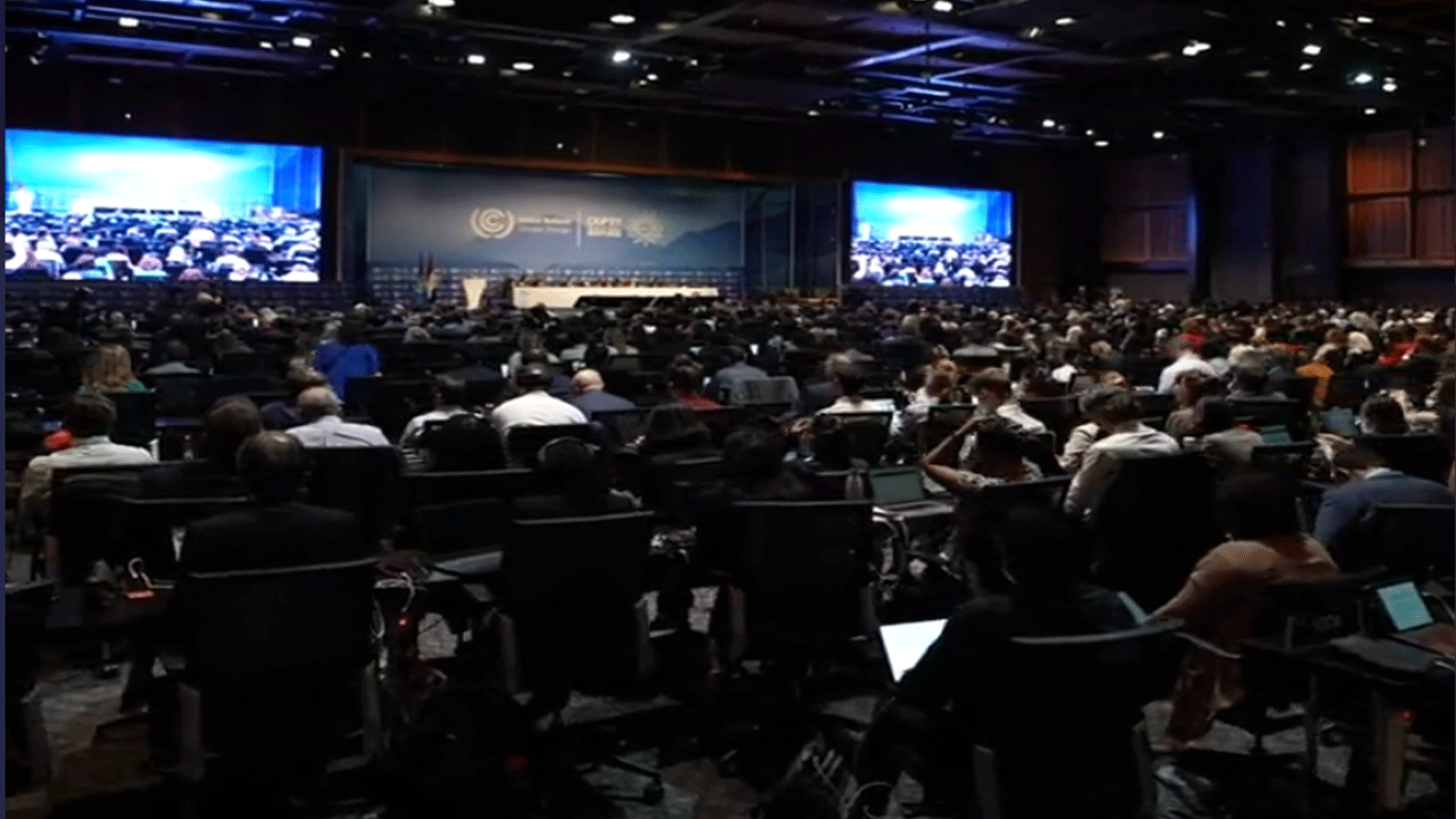 مفاوضات ليلية حثيثة في مؤتمر المناخ في شرم الشيخ