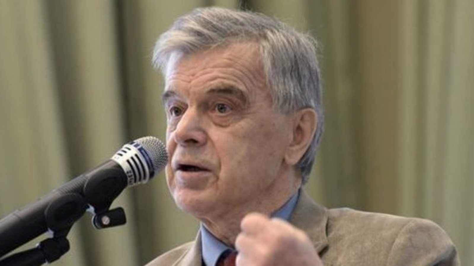 رئيس مجلس السوفيات الأعلى السابق رسلان حسبولاتوف