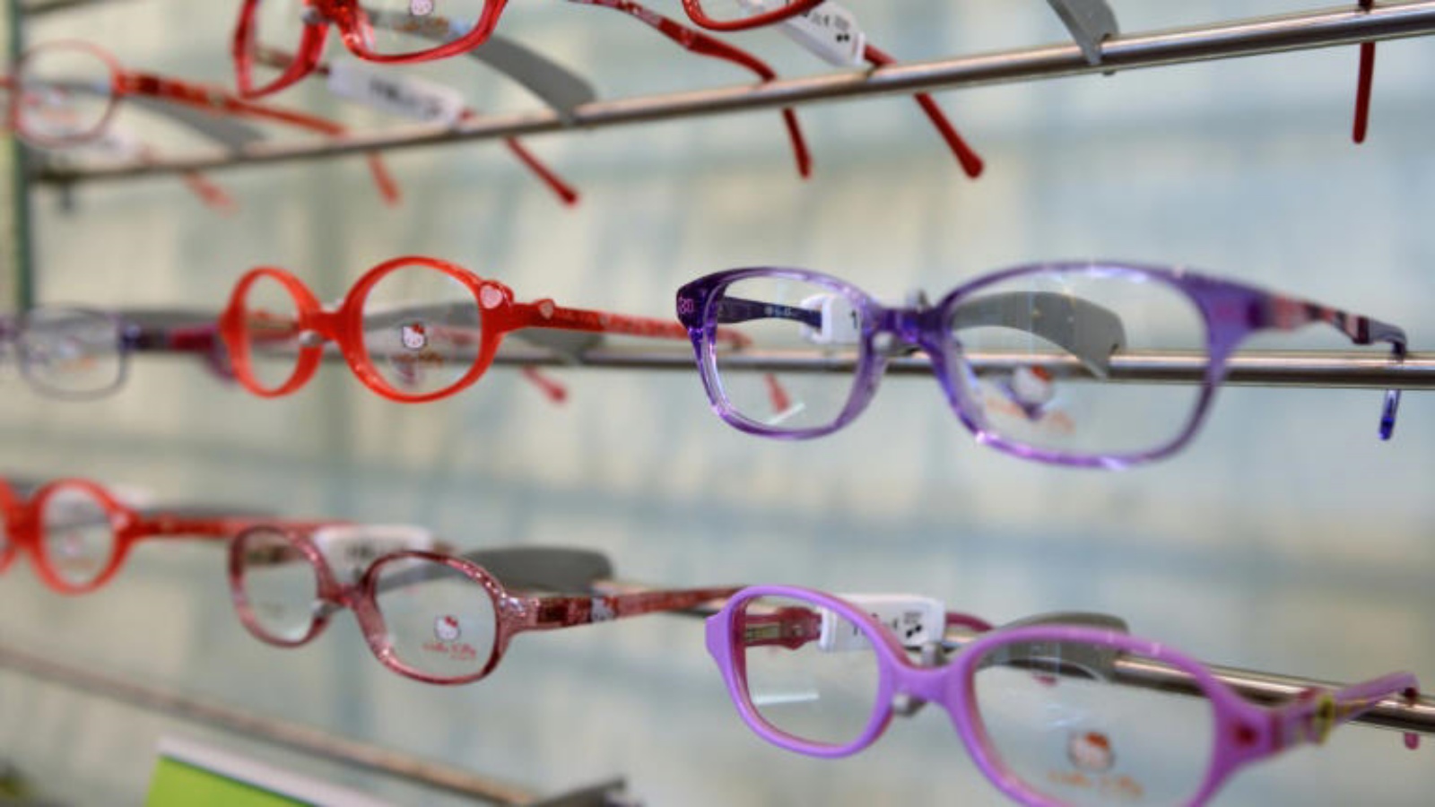 نظارات معروضة في أحد المتاجر شمال فرنسا بتاريخ التاسع من مايو 2014