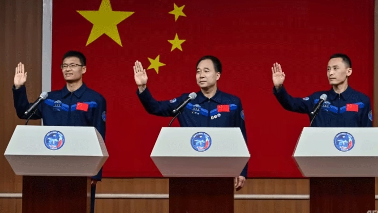 الرواد غي هايشو(Taikonauts (Gui Haichao و Jing Haipeng و Zhu Yangzhu سينطلقون إلى الفضاء على متن سفينة Shenzhou-16 