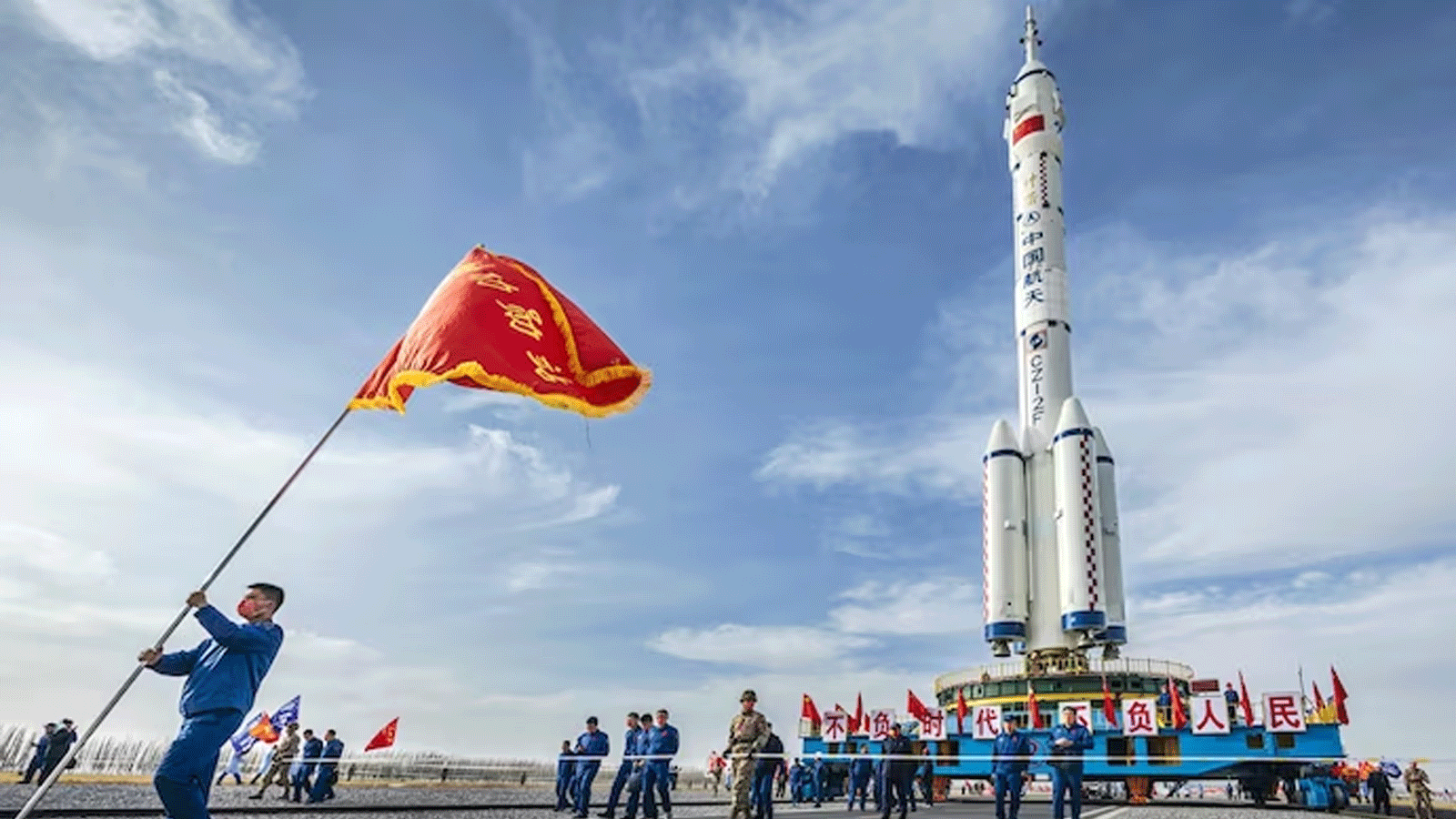 الصين تُخطّط لإنزال رواد فضاء على سطح القمر قبل عام 2030، بعدما بنت محطتها الفضائية الخاصة عقب استبعادها من محطة الفضاء الدولية