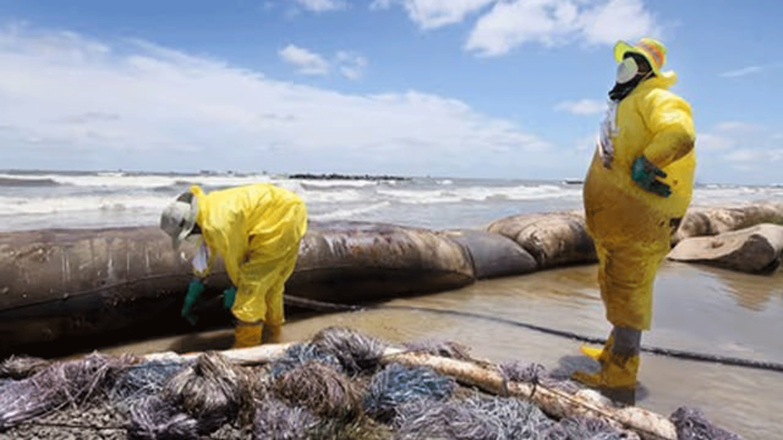 تلوّث نفطي يصل أحد شواطئ المكسيك