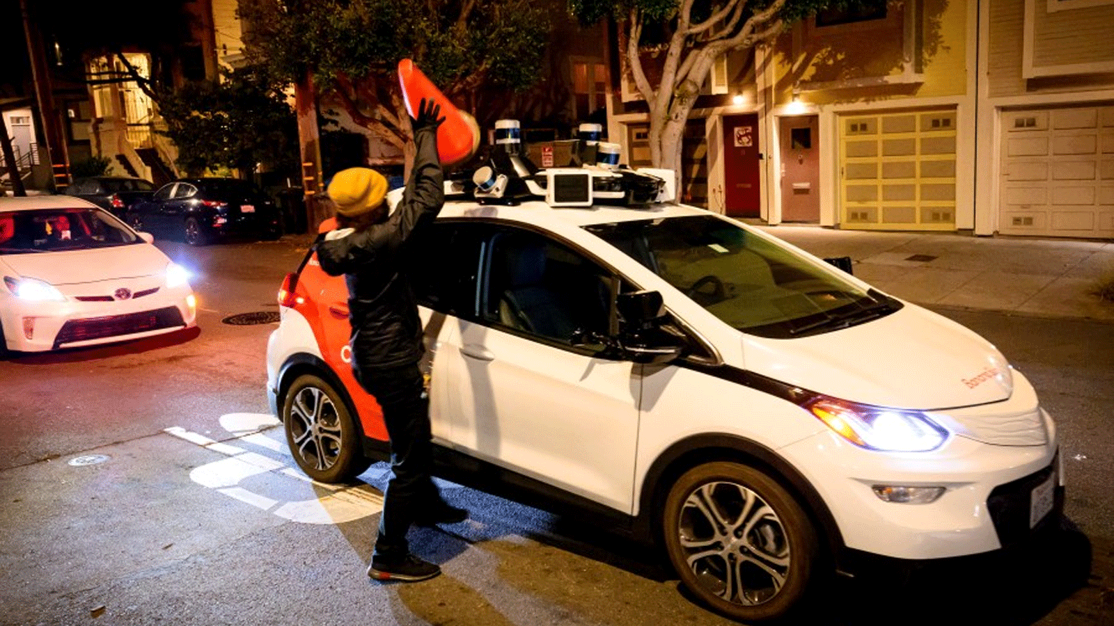 سيارة ذاتية القيادة تدهس امرأة تعرضت للصدم من مركبة أخرى في سان فرانسيسكو