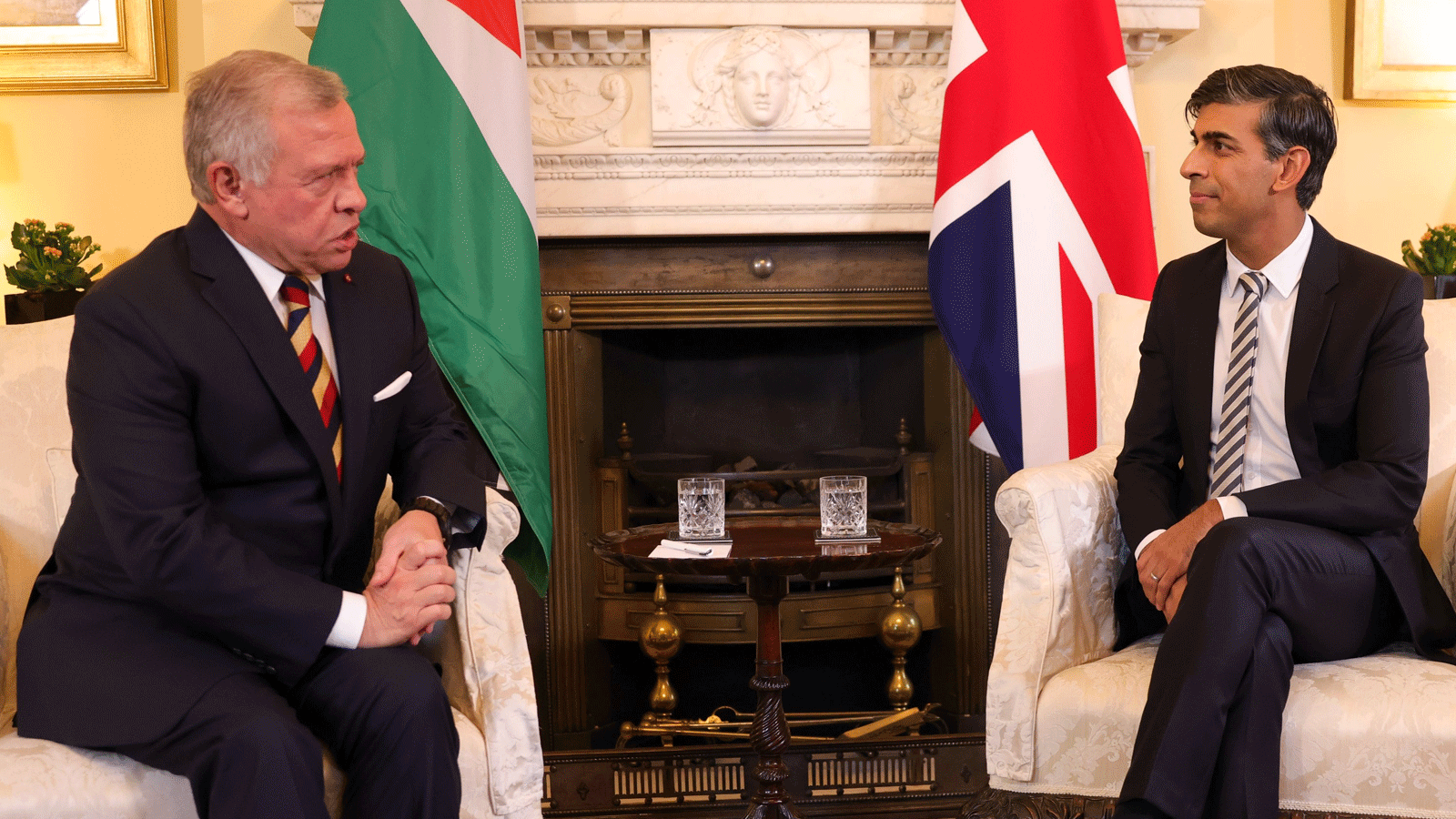 صورة من صفحة داونينغ ستريت الموثقة على منصة x تجمع رئيس الوزراء البريطاني ريشي سوناك والعاهل الأردني الملك عبدالله الثاني