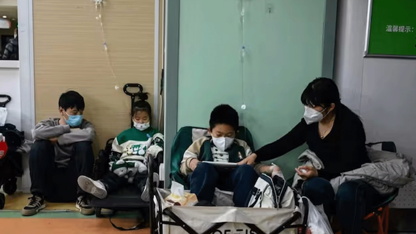 أرجعت السلطات الصينية ارتفاع الحالات إلى انتهاء قيود كوفيد ووصول موسم البرد وانتشار الفيروسات المعروفة