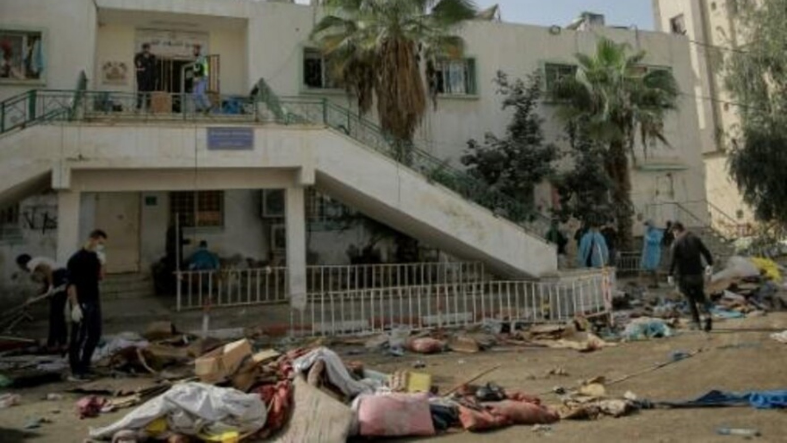 مشهد للأضرار في مستشفى الشفاء بعد انسحاب الجيش الإسرائيلي منه في 26 نوفمبر 2023