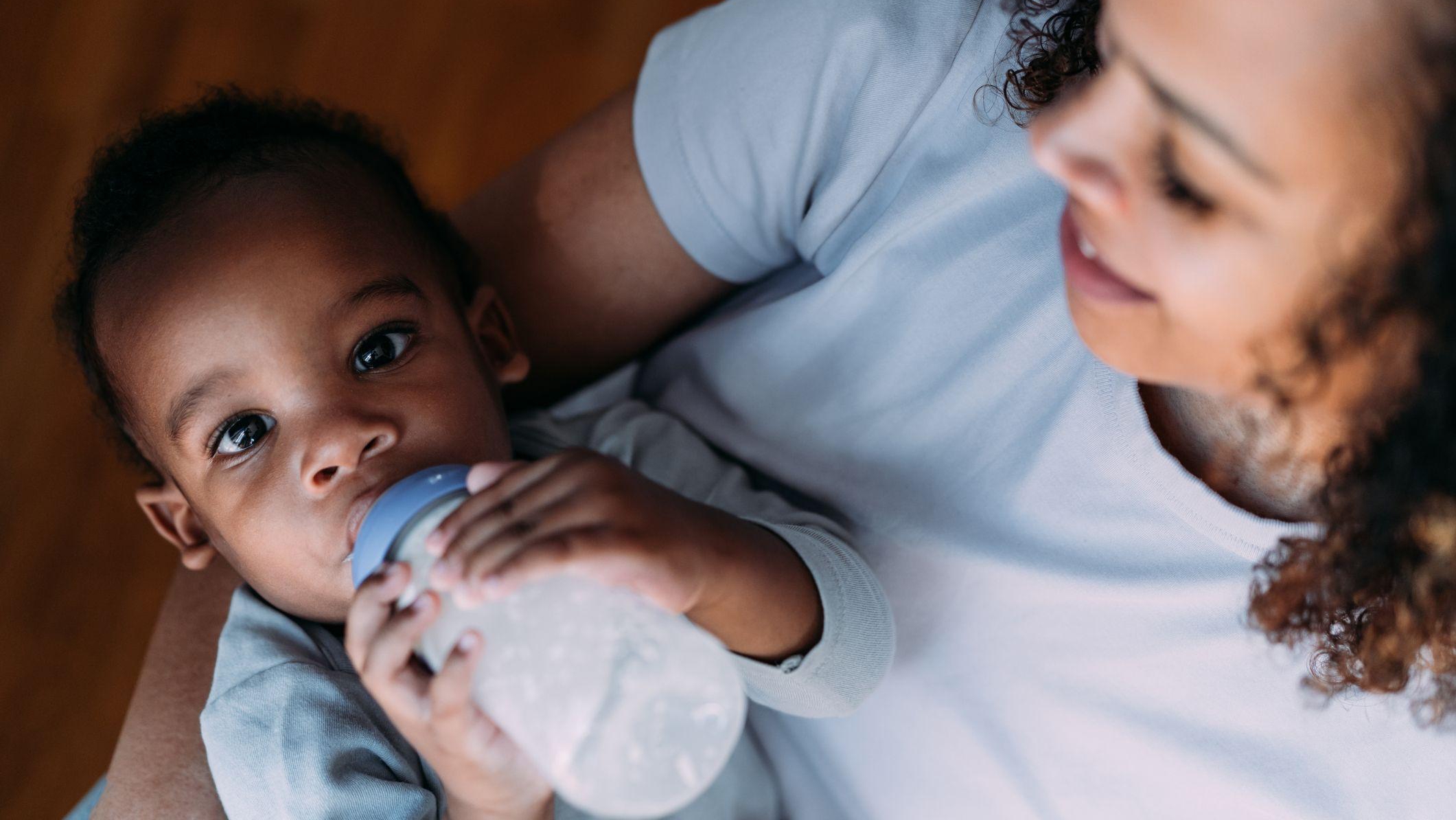 Getty Images | توصي منظمة الصحة العالمية الأمهات بإرضاع أطفالهن فقط بالرضاعة الطبيعية خلال الأشهر الستة الأولى إن أمكن