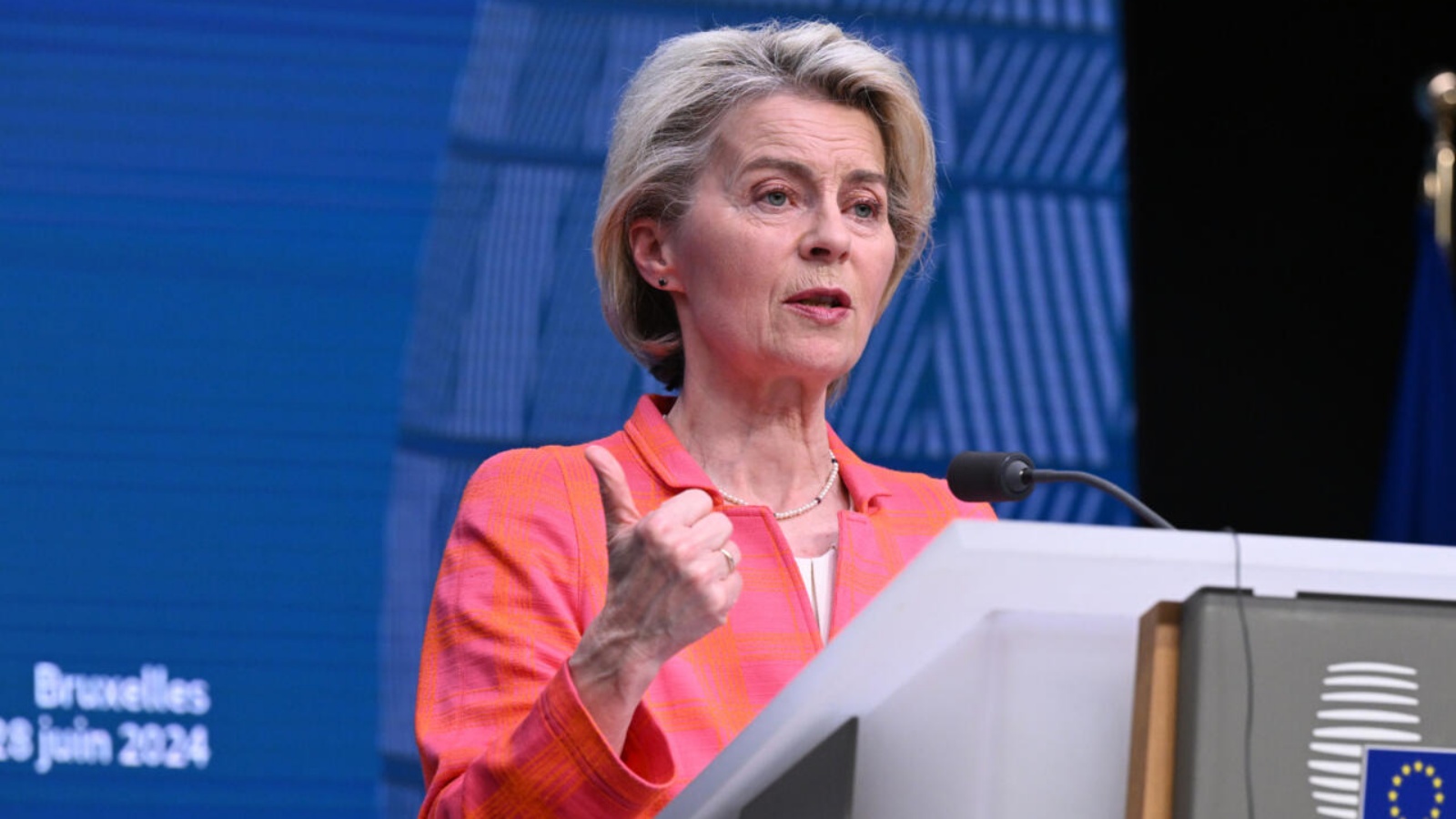 رئيس المفوضية الأوروبية أورسولا فون دير لايين خلال مؤتمر صحافي في 28 حزيران (يونيو) 2024 في بوركسل