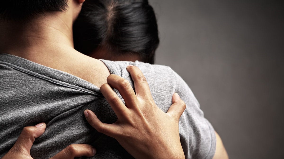 الحب قد يبلغ درجة الإدمان والتعلق الرومانسي المدمر