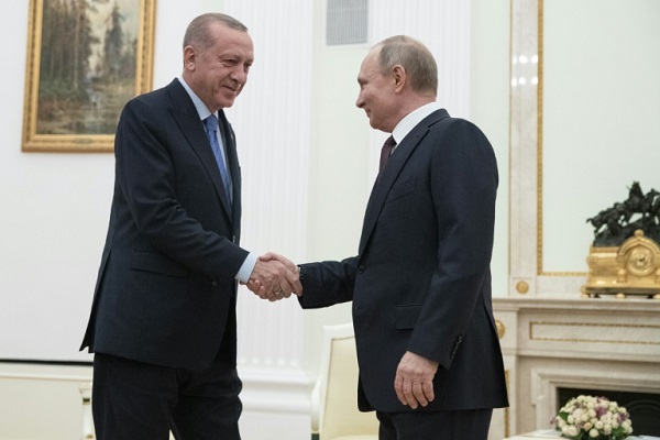 الرئيس الروسي فلاديمير بوتين والتركي رجب طيب إردوغان في الكرملين في 5 مارس 2020