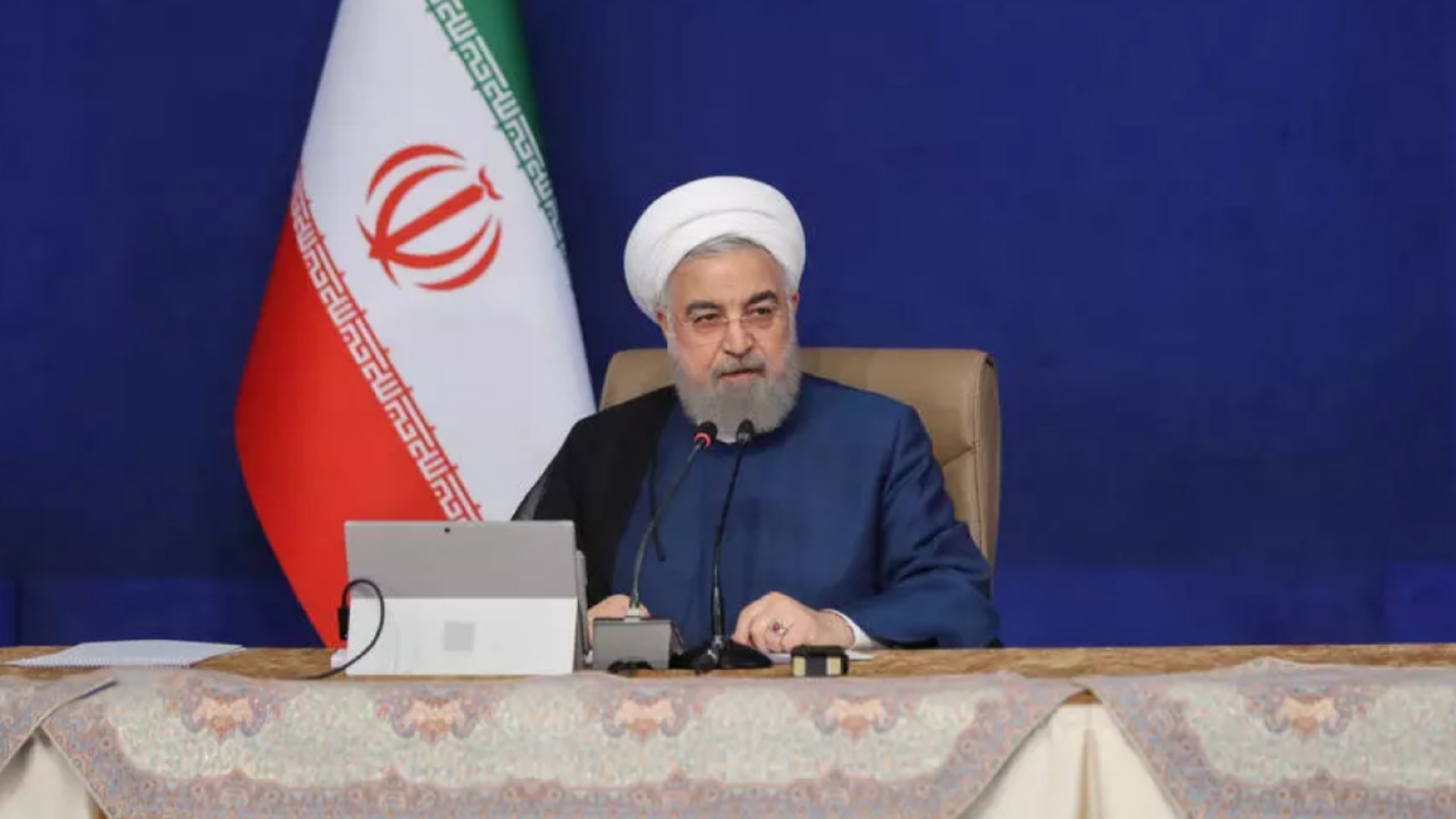 الرئيس الإيراني في اجتماع حكومي الأربعاء