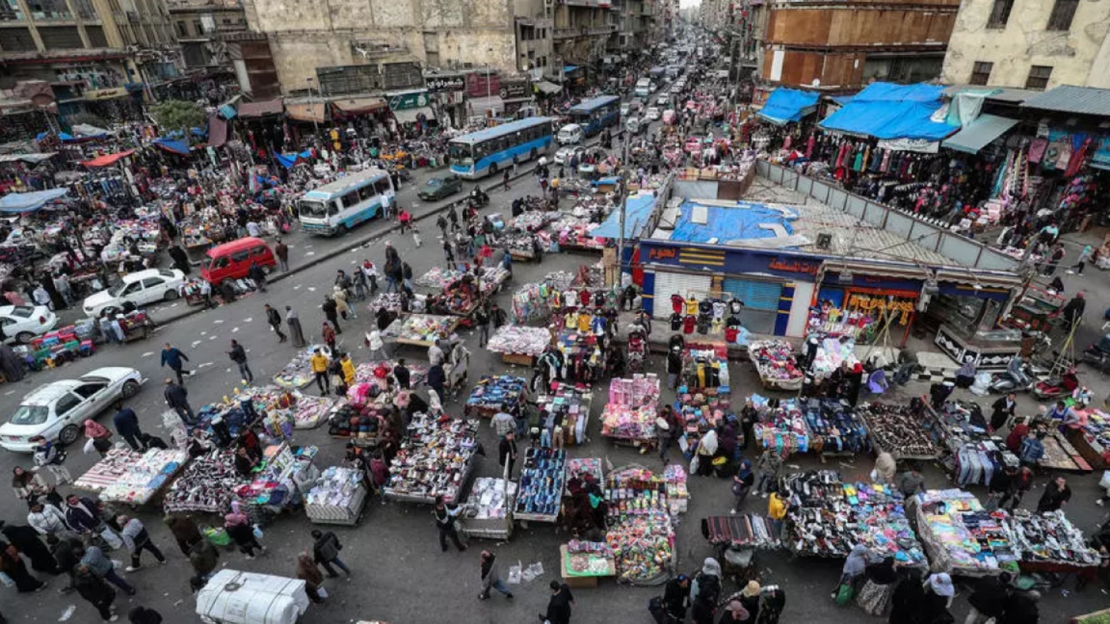 صورة أرشيفية لحي في القاهرة في 11 فبراير الماضي 