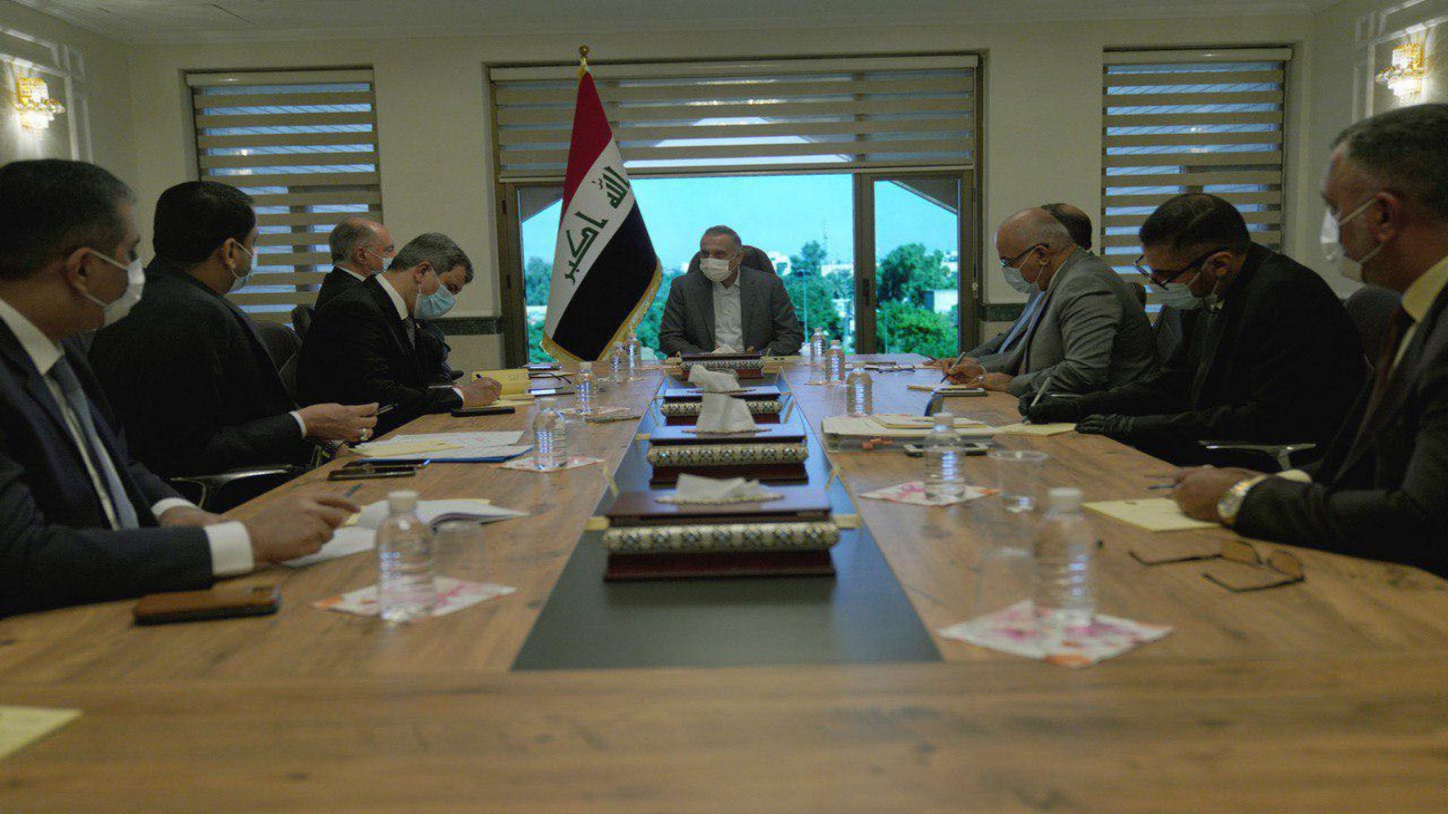الكاظمي مترئسا اجتماعا حكوميا لبحث الازمة الاقتصادية في العراق