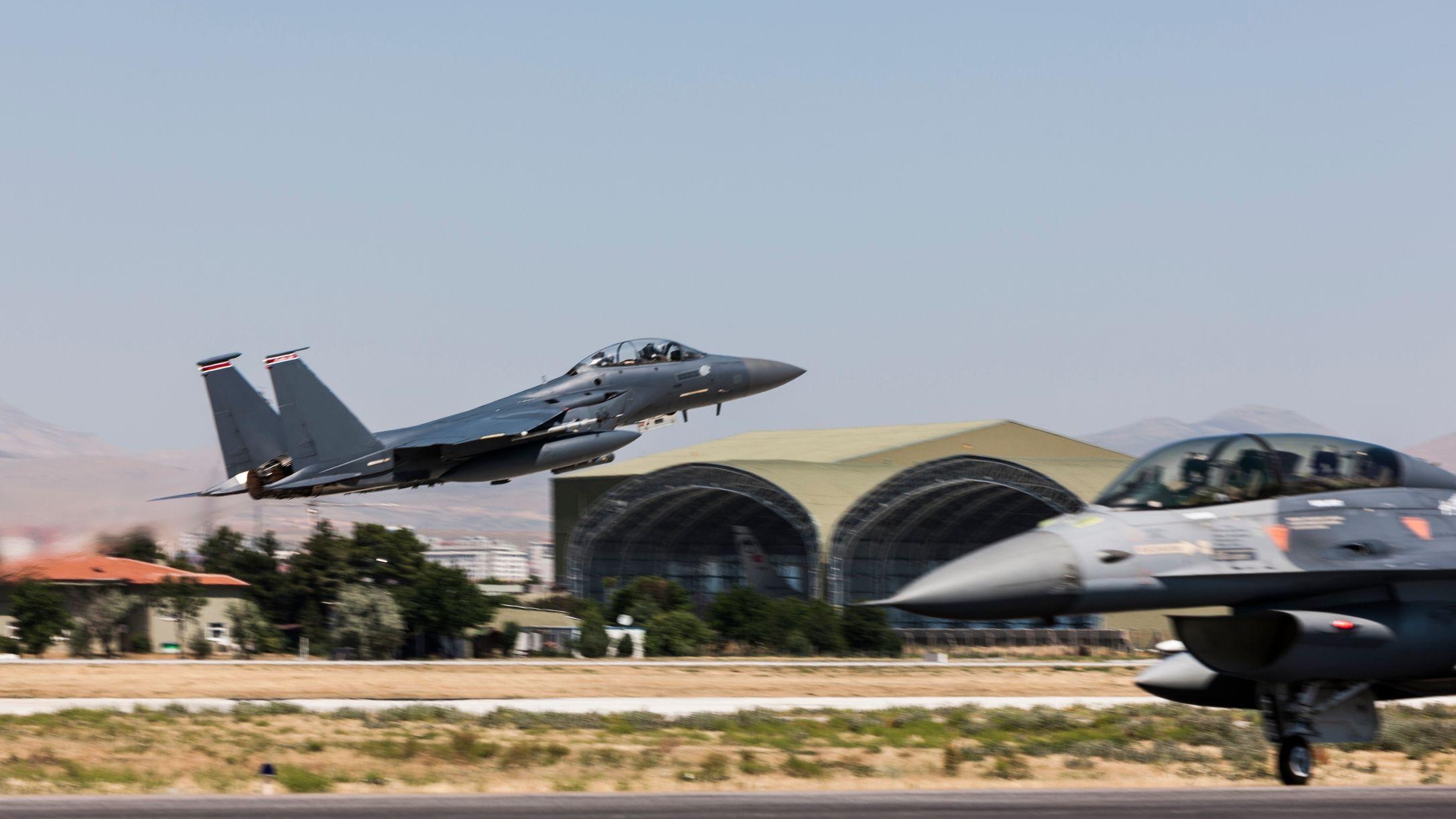 Getty Images | طائرة إف - 15 الأمريكية