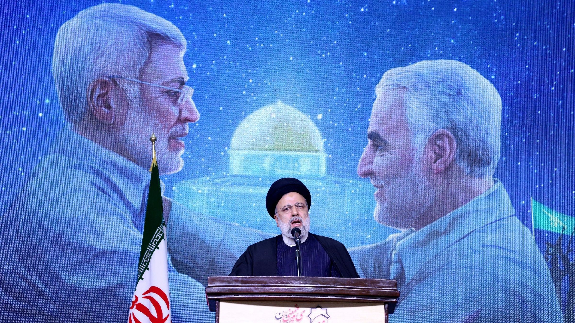 الرئيس الإيراني إبراهيم رئيسي متحدثاً خلال حفل تذكاري في الثالث من كانون الثاني (يناير) 2024 في طهران بمناسبة ذكرى اغتيال الجنرال قاسم سليماني