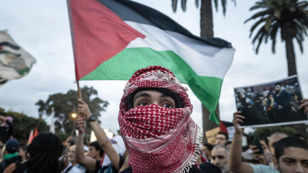من تظاهرة مؤيدة للفلسطينيين في كازابلانكا في 18 تشرين الأول (أكتوبر) 2023