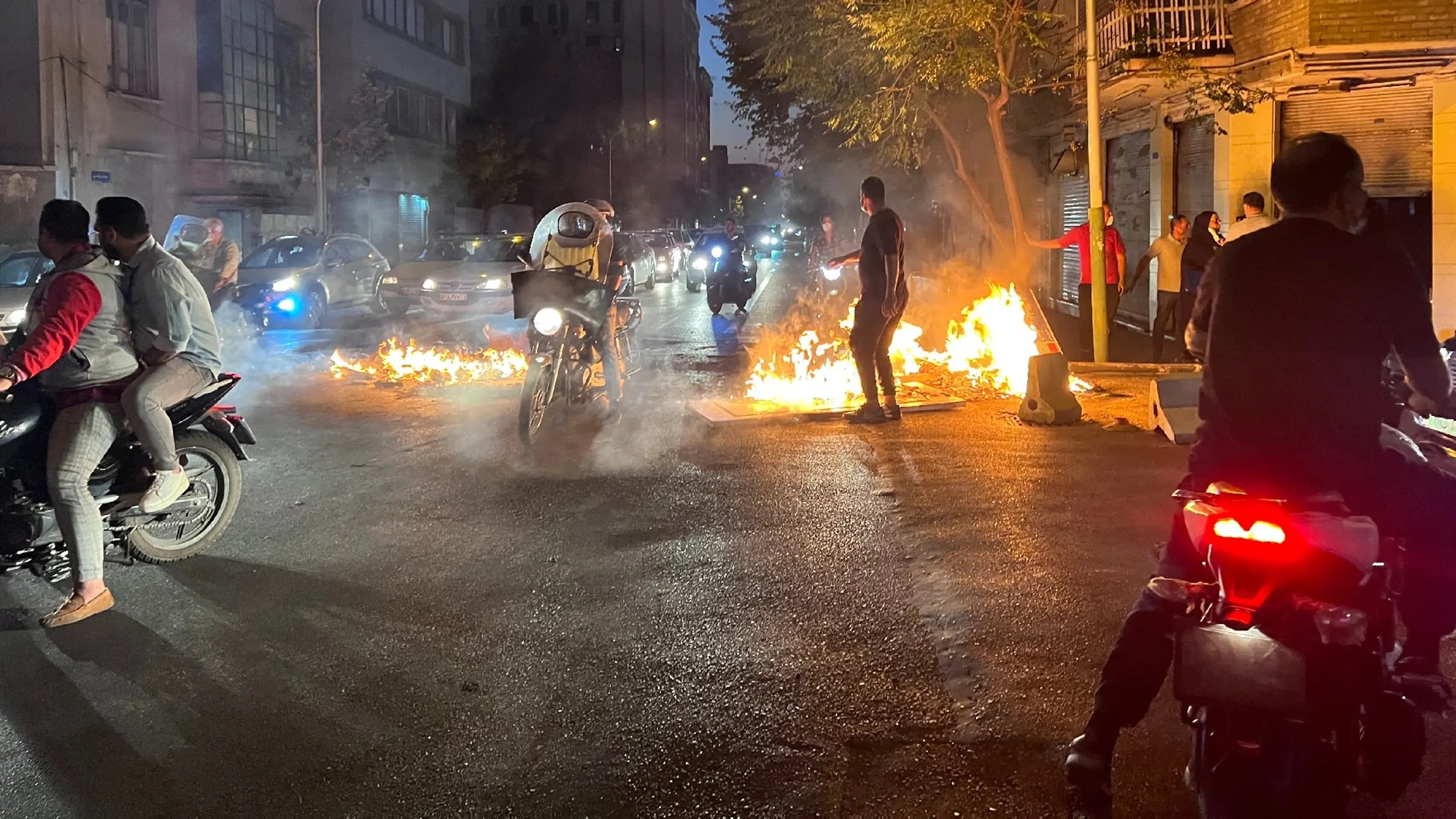 من يوميات الاحتجاج الشعبي في طهران ضد النظام الحاكم في إيران