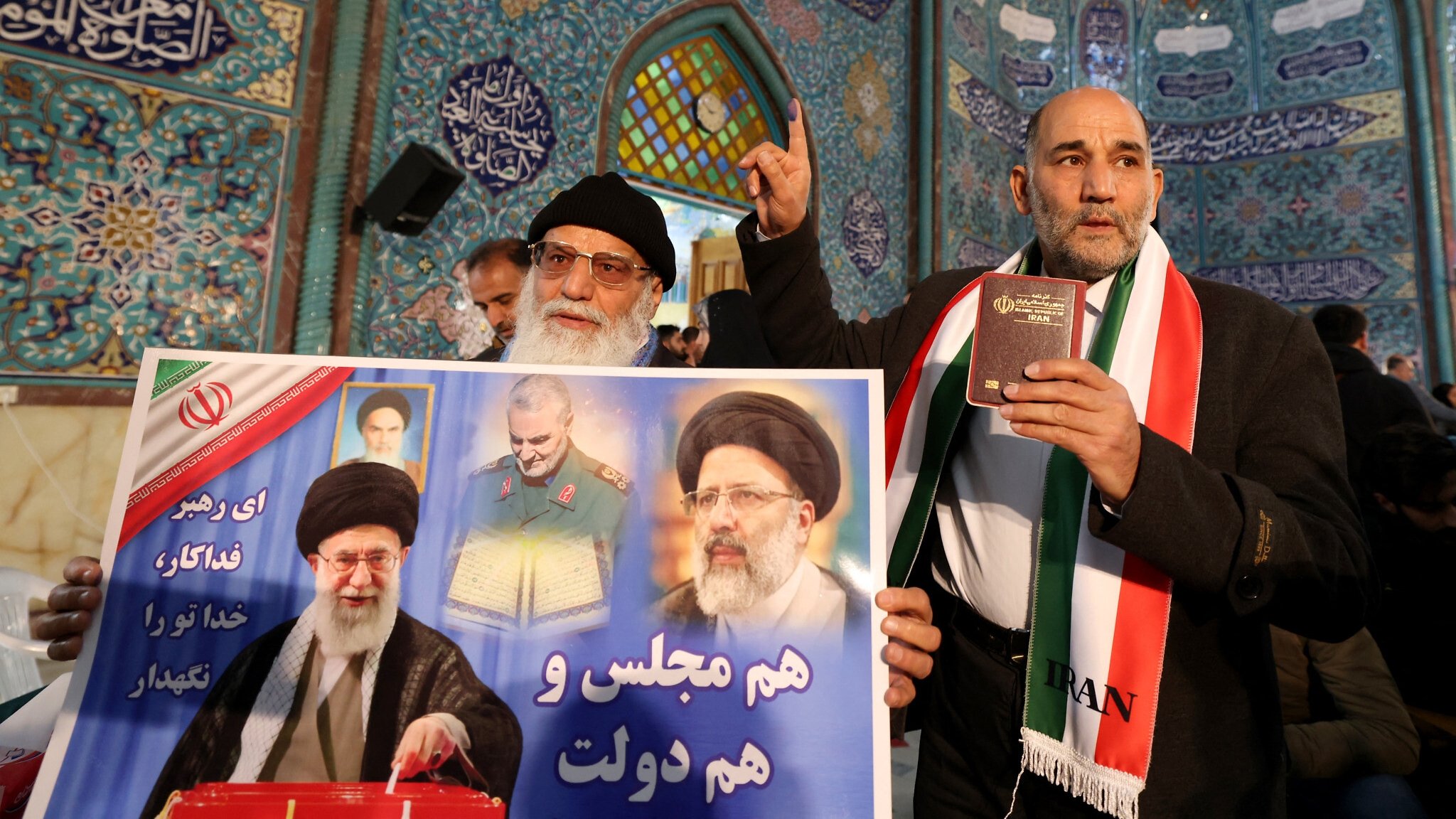 يخضع الريال الإيراني لتأثير النخب الحاكمة وأخبار الأوضاع السياسية