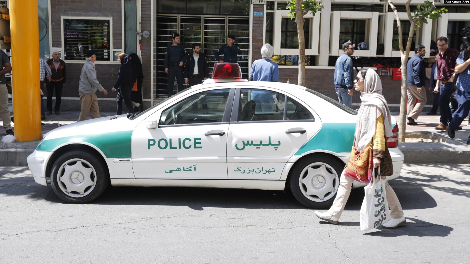 سيارة للشرطة في أحد شوارع العاصمة الإيرانية طهران
