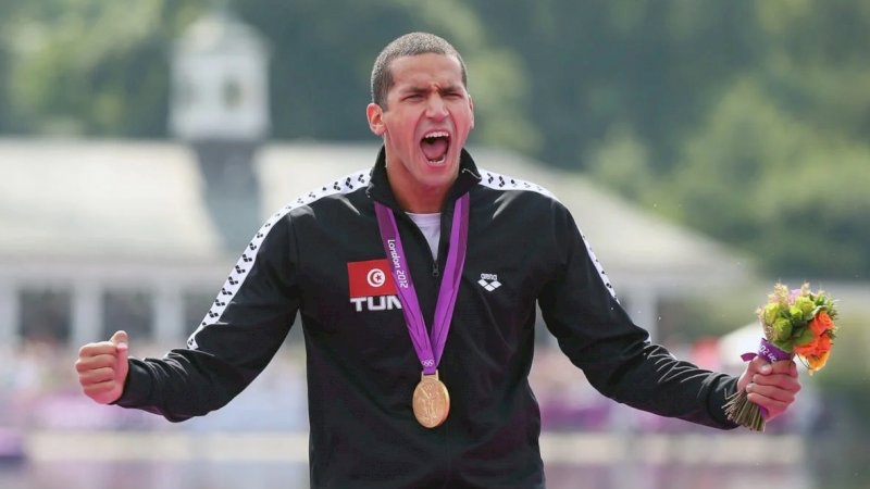 بطل تونس الأولمبي في السباحة أسامة الملولي 