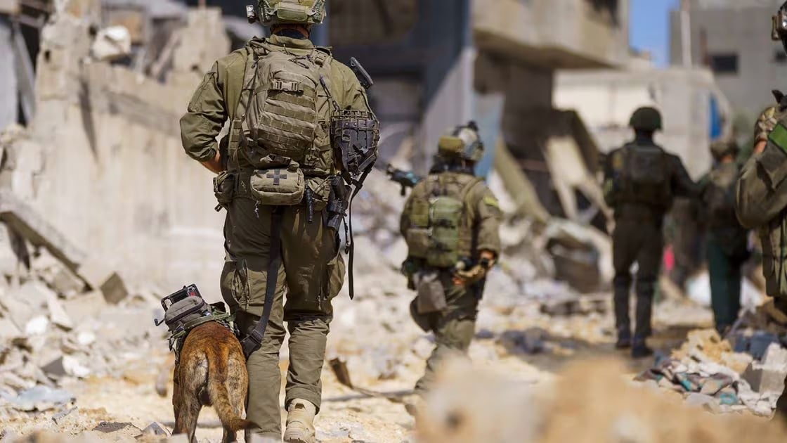 جنود إسرائيليون داخل قطاع غزة خلال تنفيذ عملية في 18 أيار (مايو) 2024