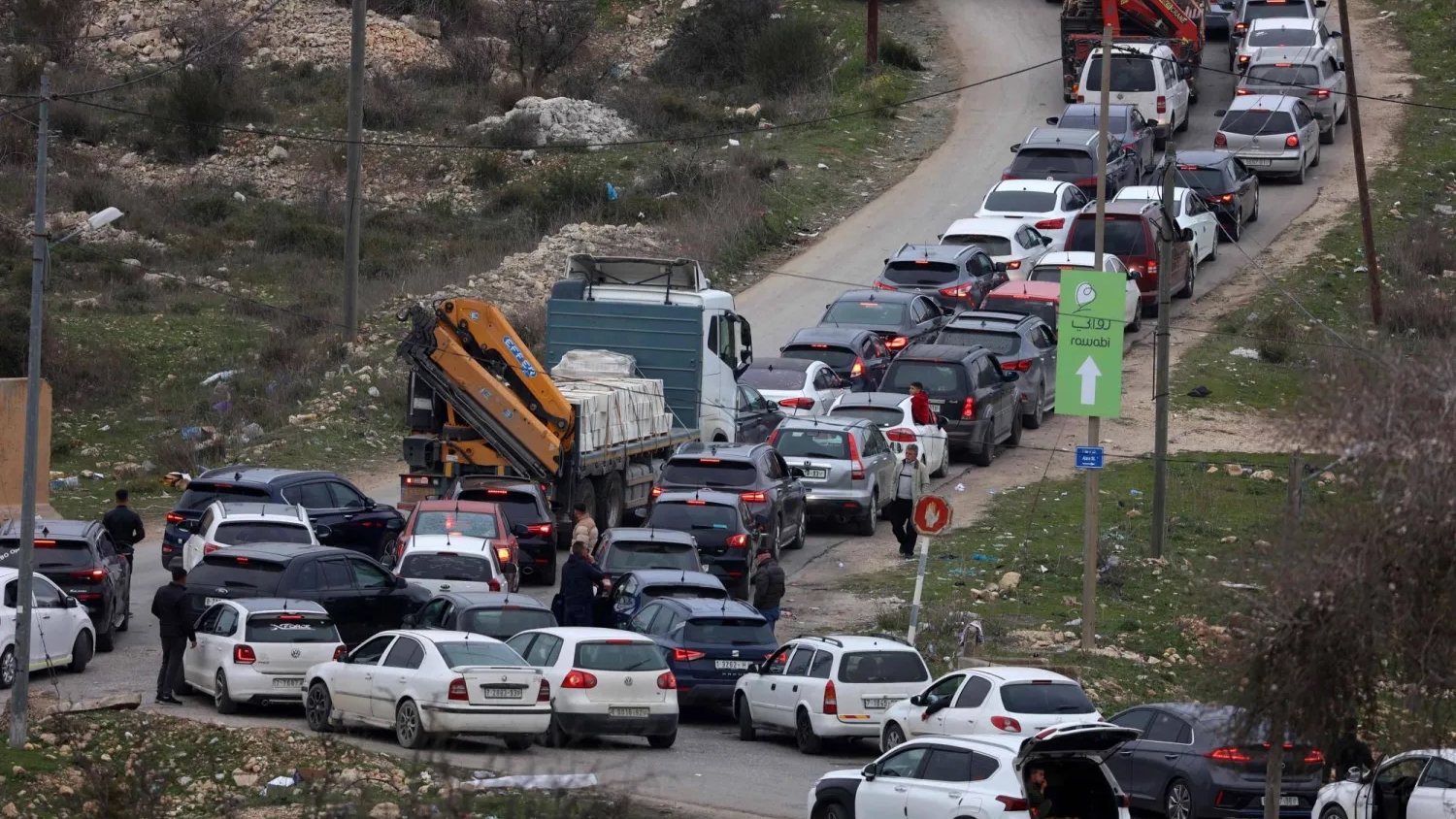 ازدحام المعابر في الضفة الغربية بات سمة غالبة منذ بدء سريان وقف إطلاق النار في غزة
