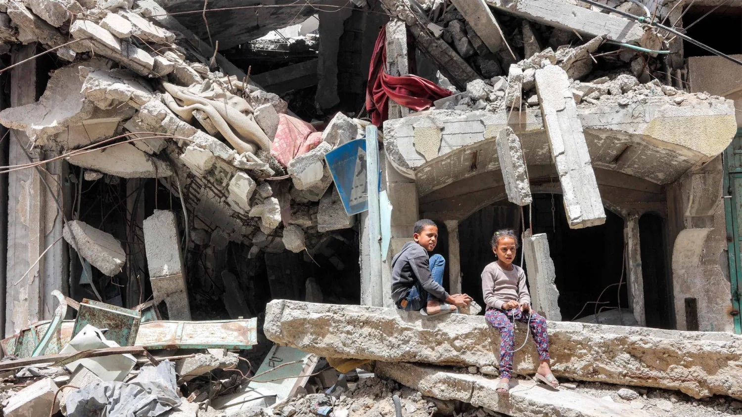 استهداف المدنيين يشكل جريمة حرب ونمطاً متواصلاً من الجرائم الدموية وجرائم ضد الإنسانية