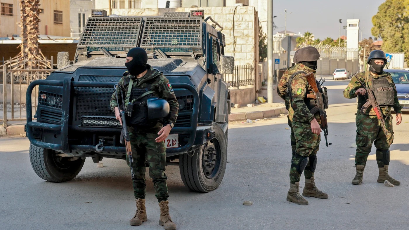 تنفَّذ الشرطة الفلسطينية عمليات دقيقة لضبط المهربين