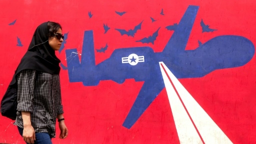 يتطلع الشعب الإيراني من خلال انتفاضاته المتواصلة ضد نظام الملالي إلى إقامة نظام ديمقراطي وطني يضمن السلام والعيش الكريم