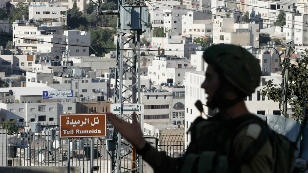 سياسات التشديد الإسرائيلية تعطل حياة عشرات الآلاف من المدنيين الفلسطينيين
