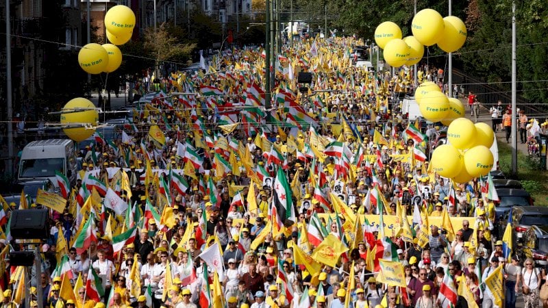 تظاهرة عارمة ضد النظام الإيراني