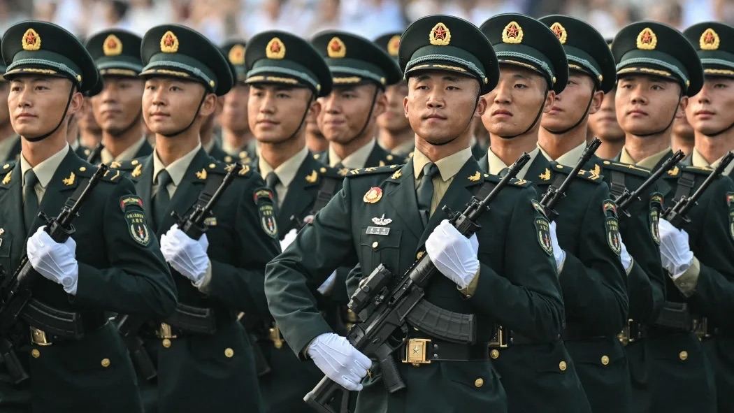 خلال العرض العسكري الصيني في بيجينغ