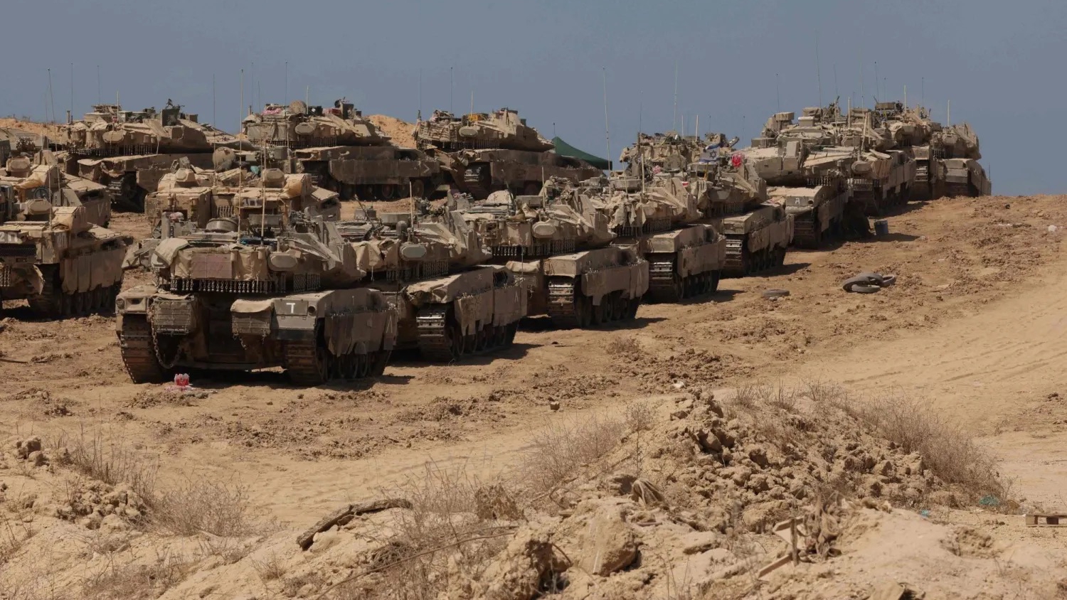 قوات إسرائيلية تتوغل داخل قطاع غزة