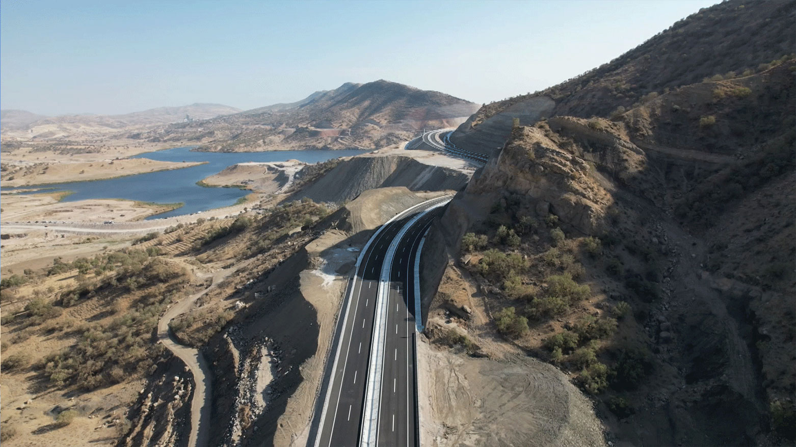 طريق حيوي دشن حديثاً يربط السليمانية بمدينة إربيل