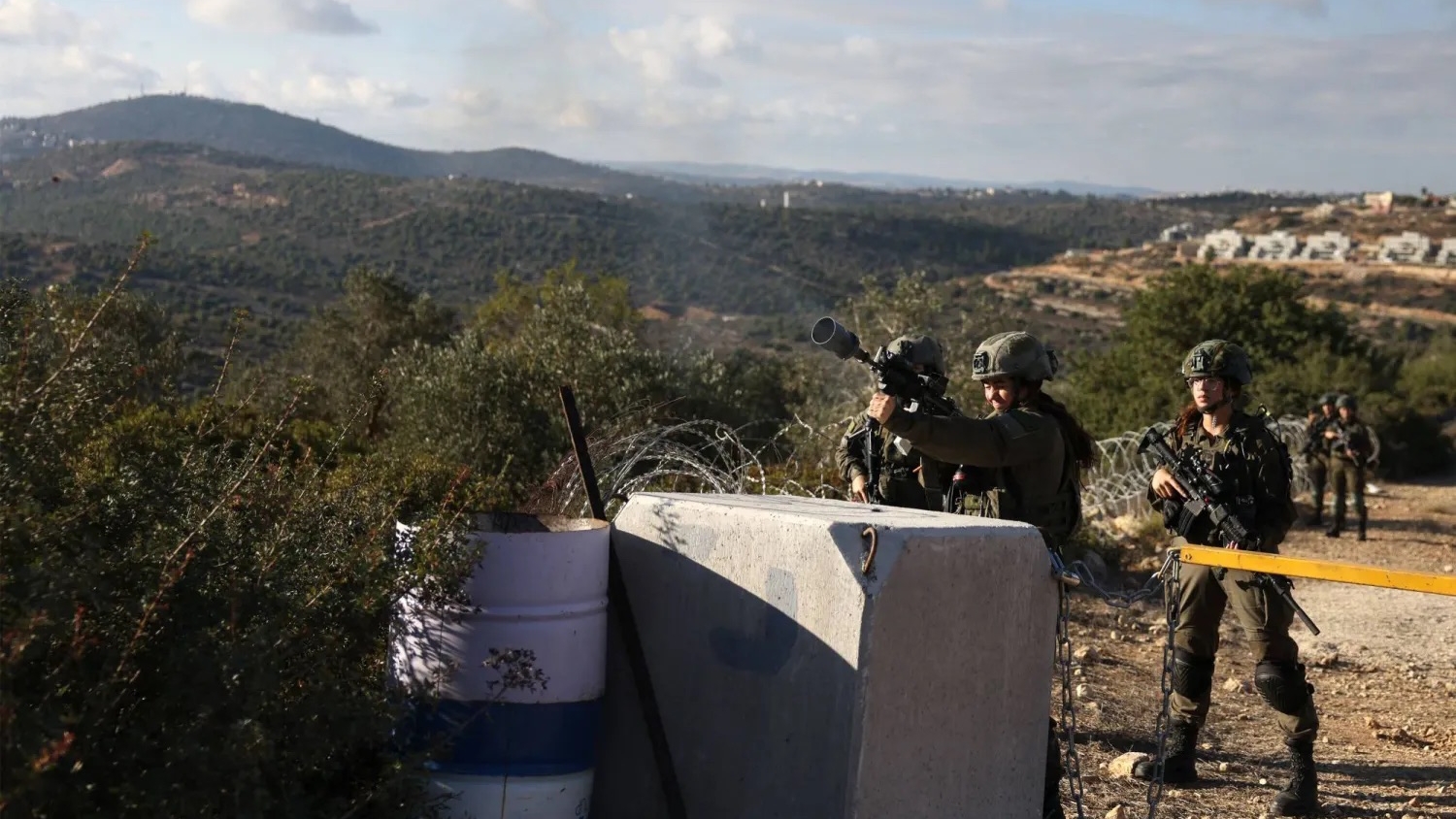 عناصر من الجيش الإسرائيلي في رام الله بالضفة الغربية