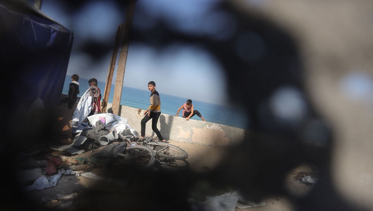 البرد والجوع وجهان لمعاناة واحدة في غزة