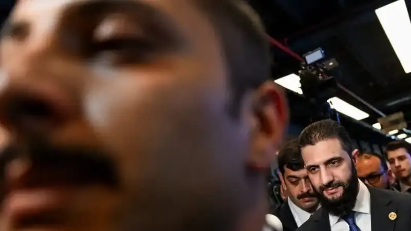 الرئيس السوري المؤقت أحمد الشرع