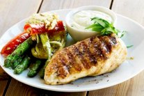 صدر الدجاج المشوي مع الكريمة الباردة