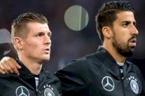 الألمانيان كروس وخضيرة يؤكدان استمرارهما في اللعب دوليا