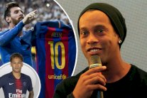 رونالدينيو يطالب بتخليد قميص ميسي مع برشلونة ويتوقع عودة نيمار