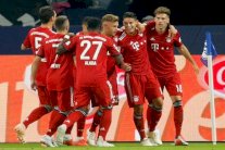 بايرن يحقق فوزه الرابع تواليا على شالكه ودورتموند يفلت من هوفنهايم