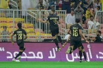  فوز كبير للهلال على القادسية والنصر يحسم القمة ضد الأهلي
