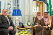 الملك سلمان يبحث مع بومبيو مستجدات الأحداث الإقليمية والدولية