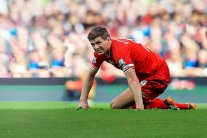 تعثر ستيفن جيرارد امام تشيلسي لا يزال يؤلم جماهير ليفربول