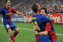 ميسي يلزم برشلونة بدفع رواتب مدى الحياة لجميع اللاعبين المتوجين قارياً 