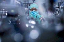 سباق الكبار لحيازة لقاح كورونا